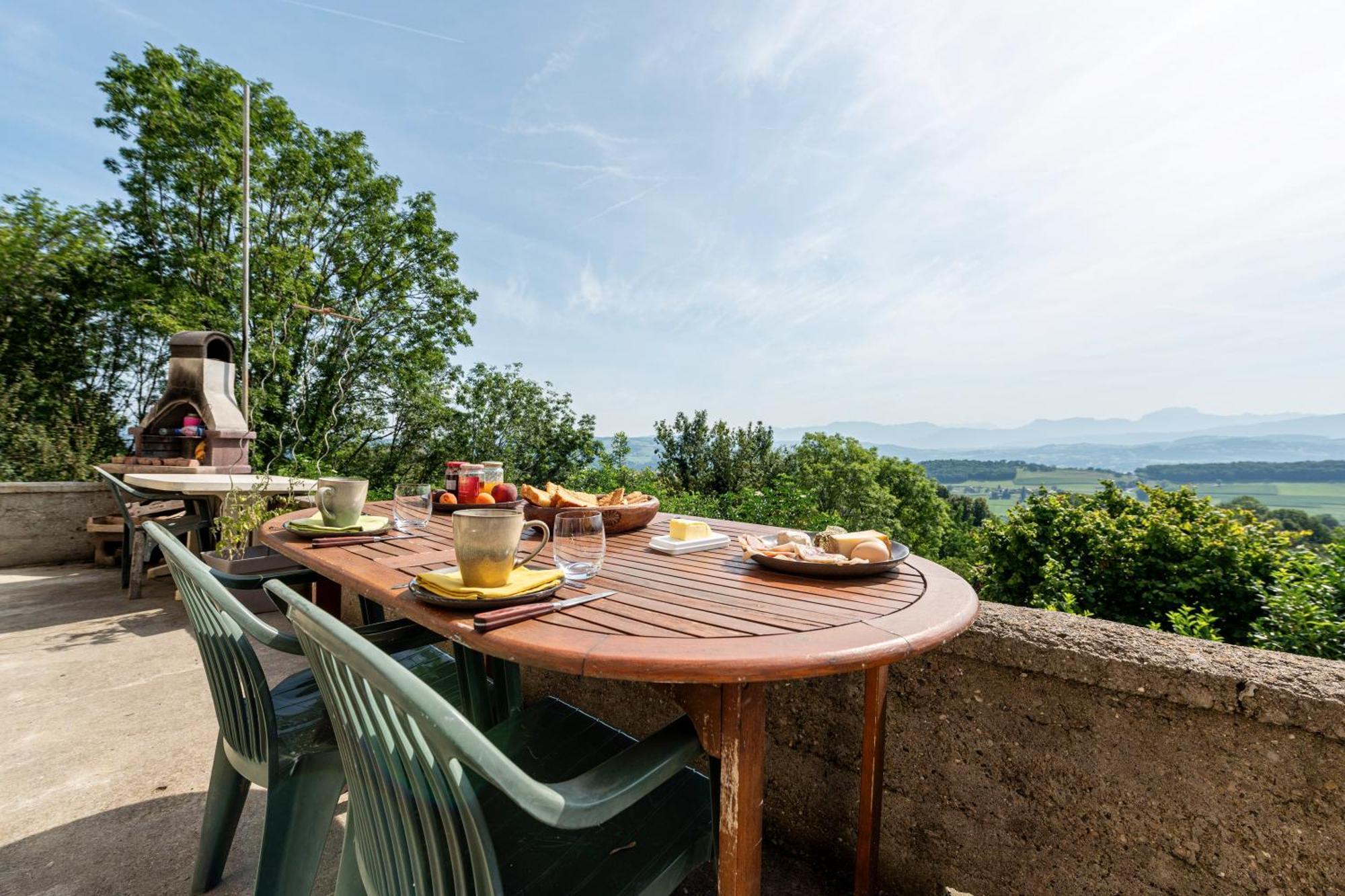 Les Bellevues Hotel Moye Екстериор снимка